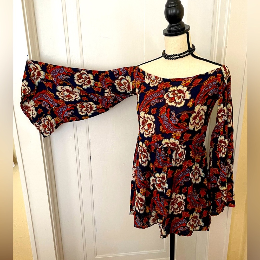 Urban Outfitters Out From under Romper 100% Rayon Beautiful BohoFabric‎ size S - Picture 2 of 5